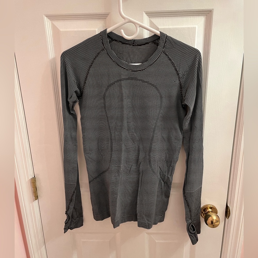 Lululemon athletica striped long sleeve size 6